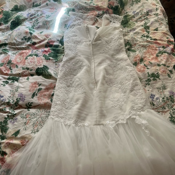 David’s Bridal - Picture 5 of 6